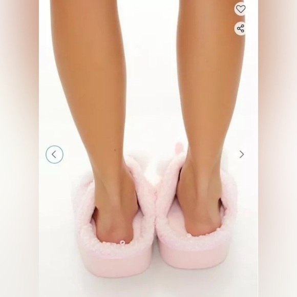 FOREVER 21 Hello Kitty Platform House Slippers medium NWT - Picture 2 of 9